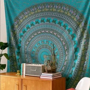 Turquoise Animal Maze Tapestry UO